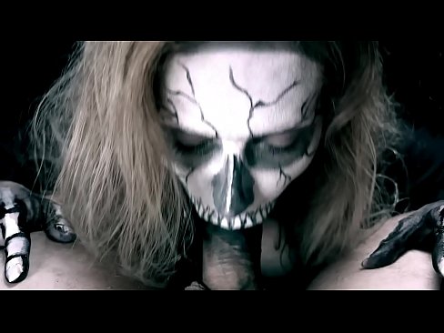❤️ Demon girl zuigt pik met haar zwarte mond en slikt sperma. ☑ Porn video at nl.hentaibar-com.ru ❤